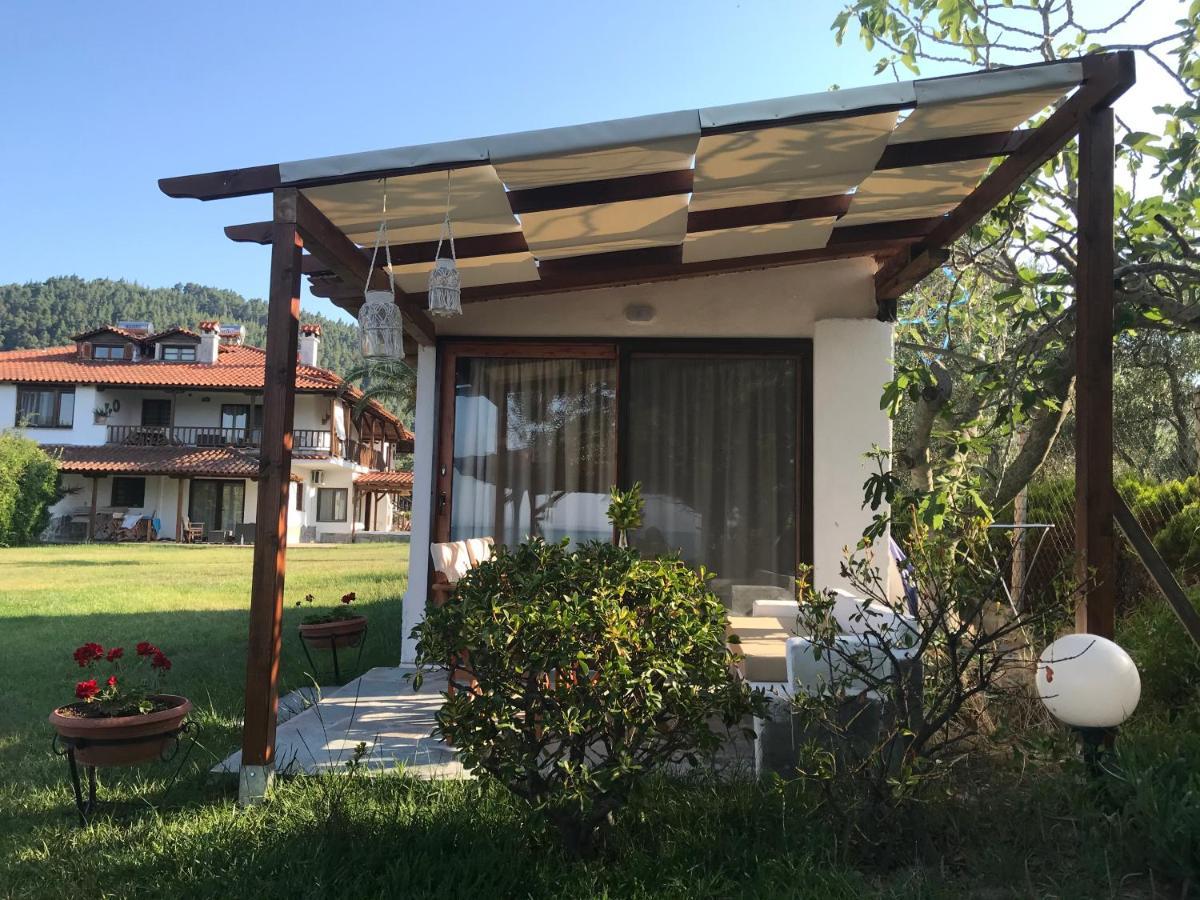 Filippos Resort By The Sea วูร์วูรู ภายนอก รูปภาพ