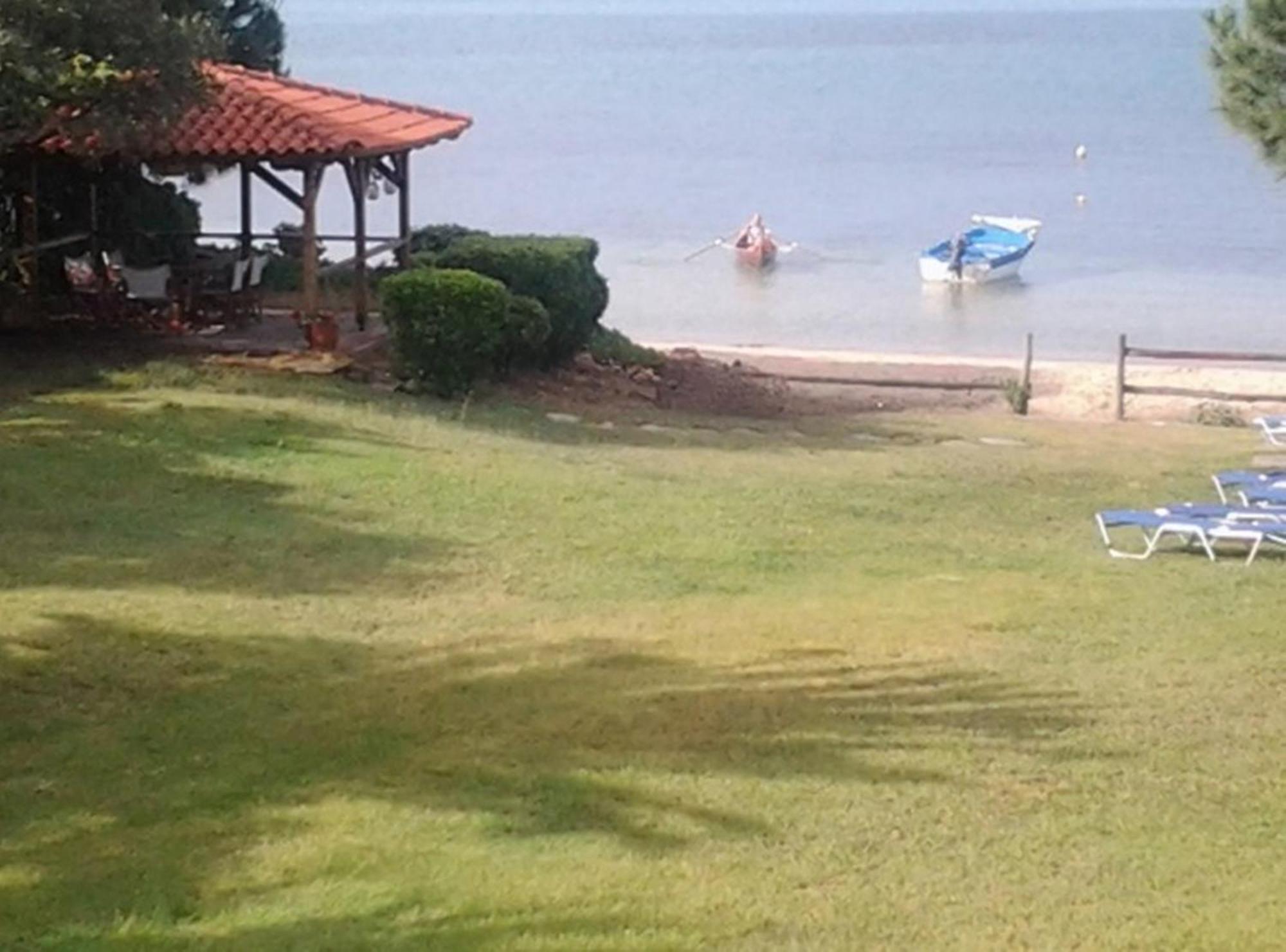 Filippos Resort By The Sea วูร์วูรู ภายนอก รูปภาพ
